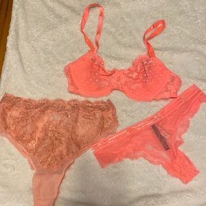 Victoria’s Secret bra 36C two pairs of panties both are large and it is a set